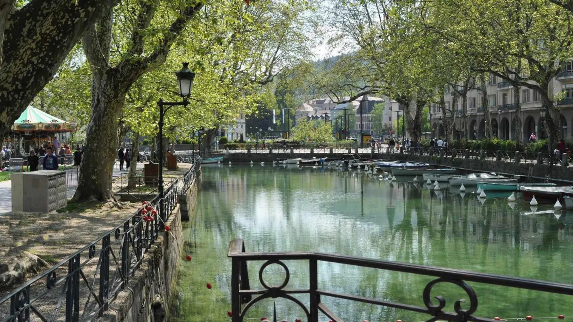 Annecy Centre - Lumineux Et Spacieux Appartement 2 Pieces De 54M² Pour 2/4 Personnes - Fr-1-432-28 0*,  France